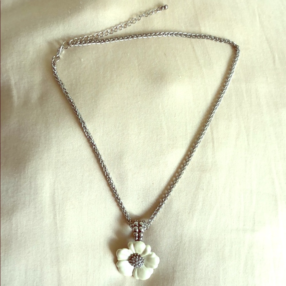 Fashion necklace Flower